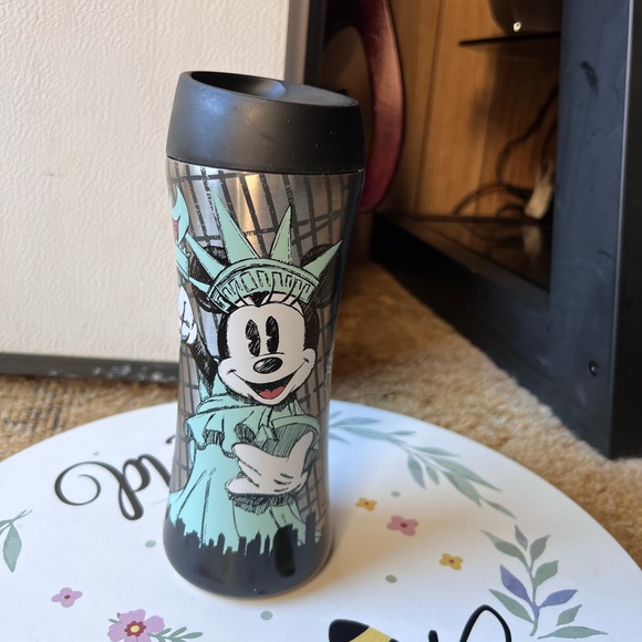 Disney Mickey Mouse New York City Travel Mug - Picture 6 of 16